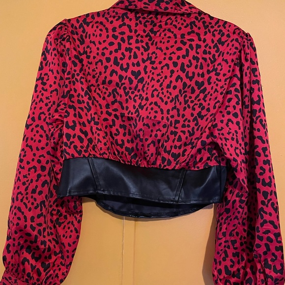 Medium crop top - Picture 2 of 2